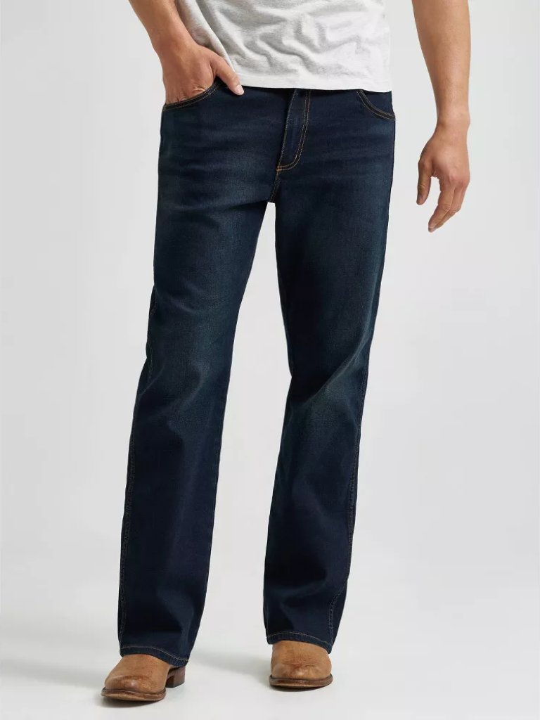 New Wrangler Mens Relaxed Fit Bootcut Jeans  Dark Indigo 32x32